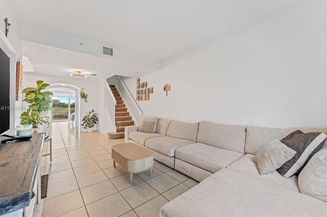 1086 SW 144th Ave 802, Pembroke Pines, FL 33027