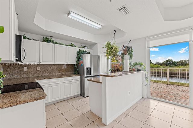 1086 SW 144th Ave 802, Pembroke Pines, FL 33027