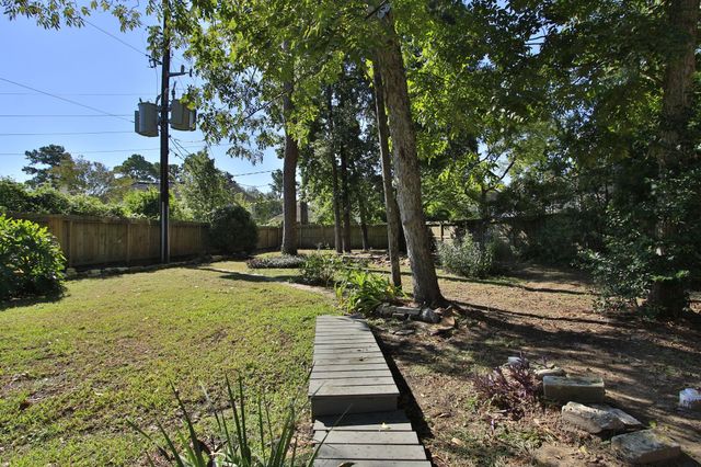 7615 Theisswood Road, Spring, TX 77379