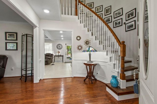 7615 Theisswood Road, Spring, TX 77379