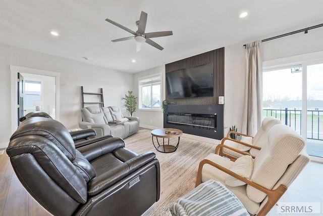 370 Camas Street, Sugar City, ID 83448