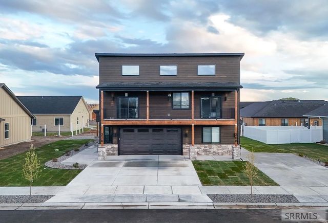 370 Camas Street, Sugar City, ID 83448
