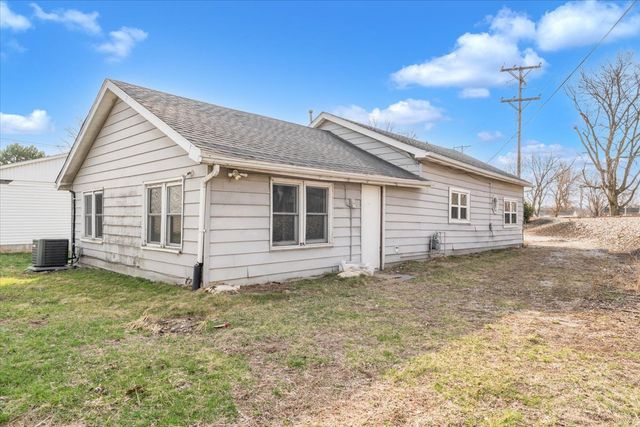 515 2nd Avenue W, Milan, IL 61264