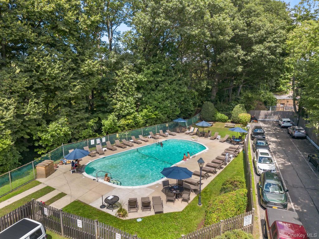 2 Consulate Drive 3G, Tuckahoe, NY 10707 — photo 2
