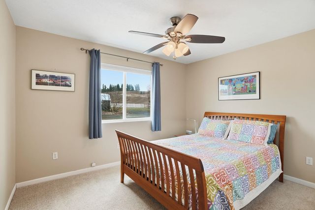 14211 S Keeney Rd, Spokane, WA 99224