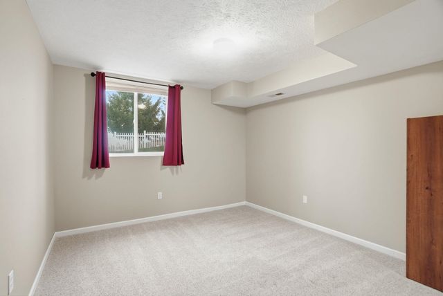 14211 S Keeney Rd, Spokane, WA 99224