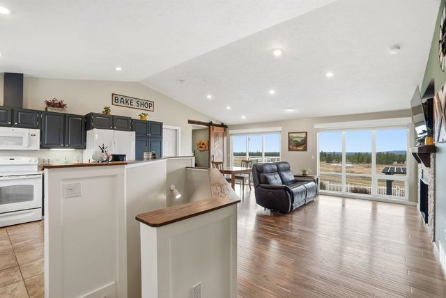 14211 S Keeney Rd, Spokane, WA 99224