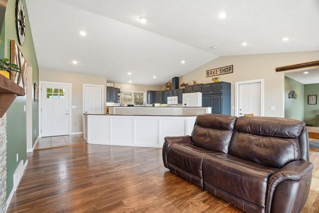 14211 S Keeney Rd, Spokane, WA 99224