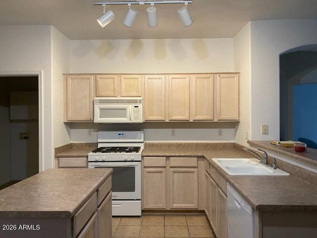 13258 W EDGEMONT Avenue, Goodyear, AZ 85395