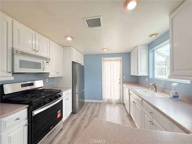 869 W 14th Street, Upland, CA 91786