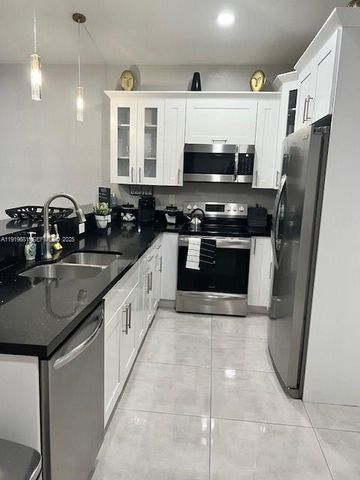 933 NW 2nd Avenue, Fort Lauderdale, FL 33311