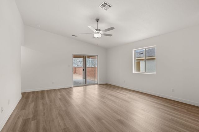 1532 Rawhide Loop NE, Rio Rancho, NM 87144