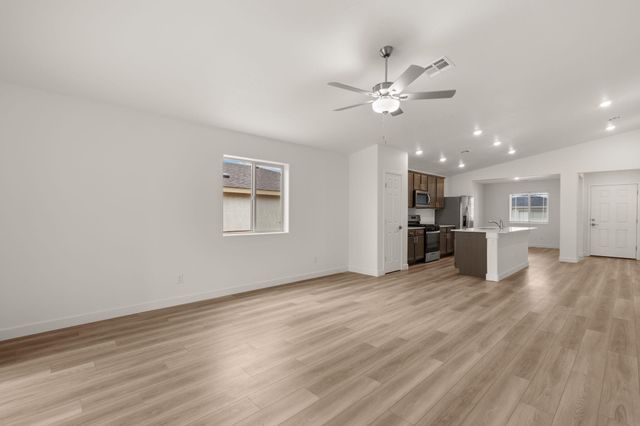 1532 Rawhide Loop NE, Rio Rancho, NM 87144