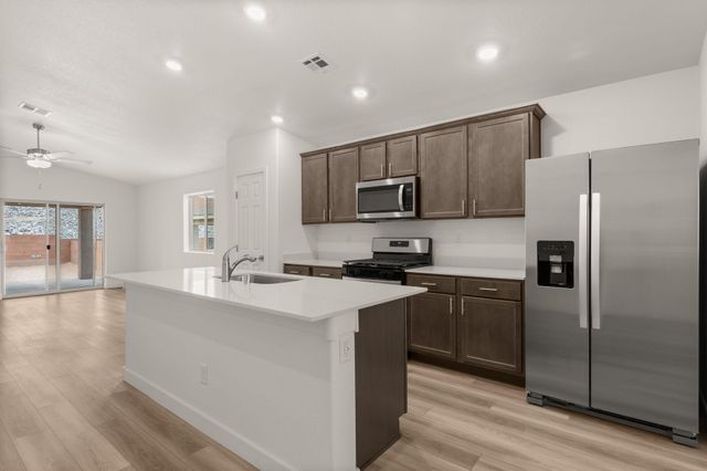 1532 Rawhide Loop NE, Rio Rancho, NM 87144