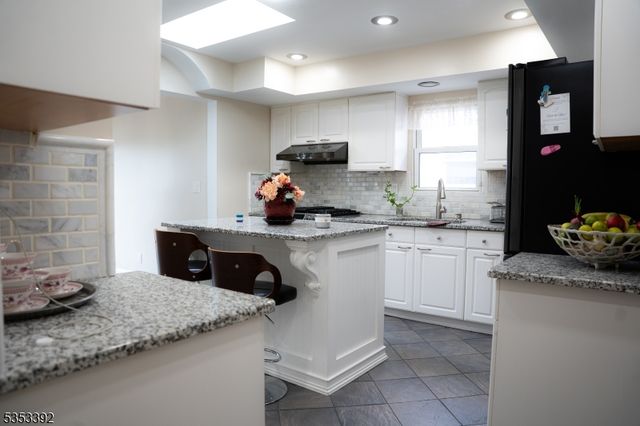 15 Millridge Rd, Secaucus Town, NJ 07094