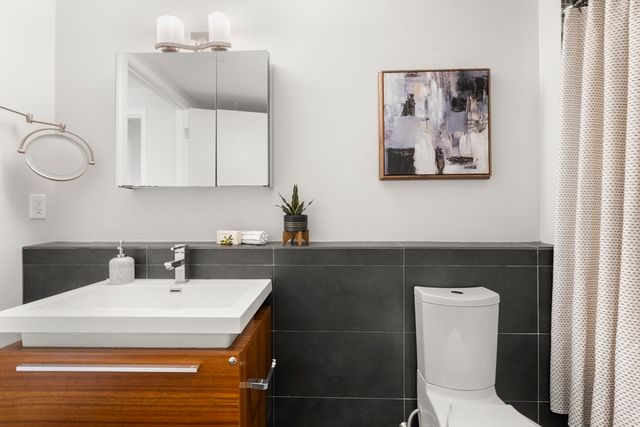 691 Massachusetts Ave TH102, Boston, MA 02118
