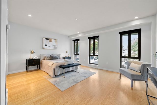 691 Massachusetts Ave TH102, Boston, MA 02118