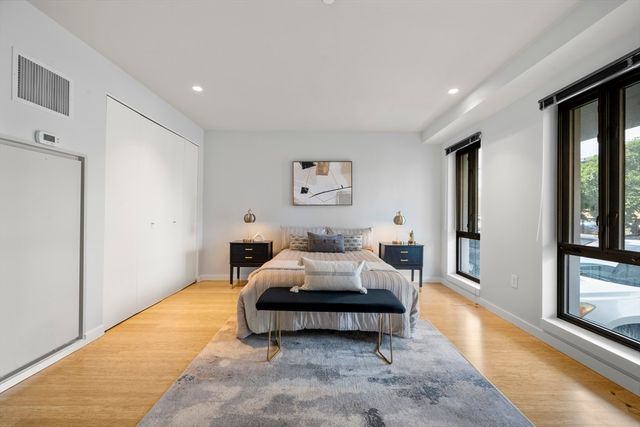 691 Massachusetts Ave TH102, Boston, MA 02118