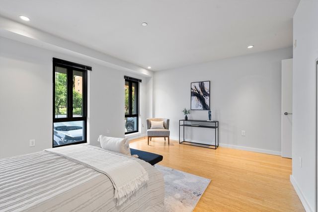 691 Massachusetts Ave TH102, Boston, MA 02118