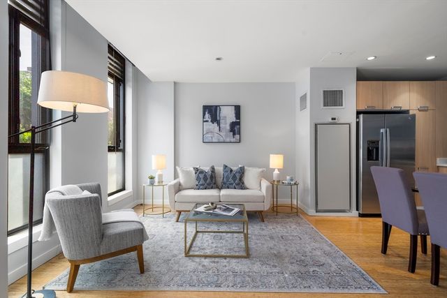 691 Massachusetts Ave TH102, Boston, MA 02118