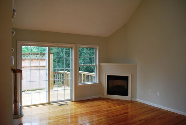 39 Country Hill Rd 39, Holden, MA 01520