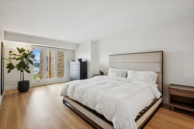 1671 Mission Hills Road S404, Northbrook, IL 60062