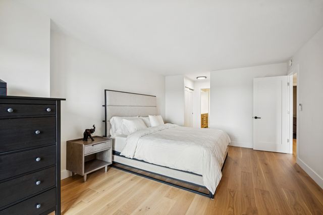 1671 Mission Hills Road S404, Northbrook, IL 60062