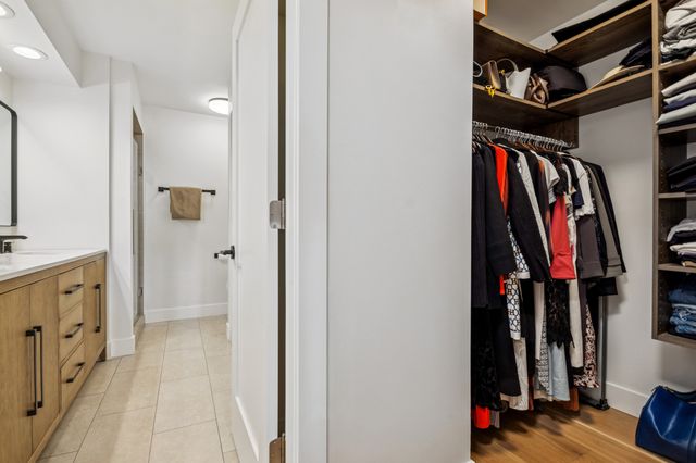 1671 Mission Hills Road S404, Northbrook, IL 60062