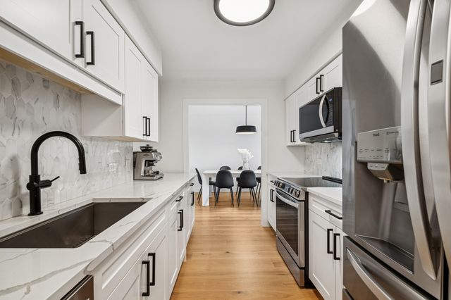 1671 Mission Hills Road S404, Northbrook, IL 60062