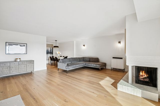 1671 Mission Hills Road S404, Northbrook, IL 60062