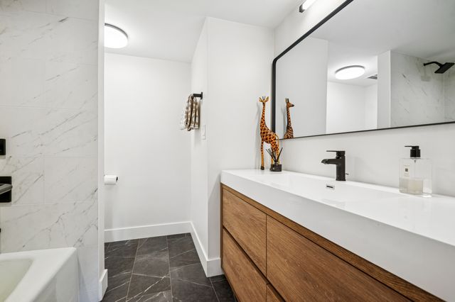 1671 Mission Hills Road S404, Northbrook, IL 60062