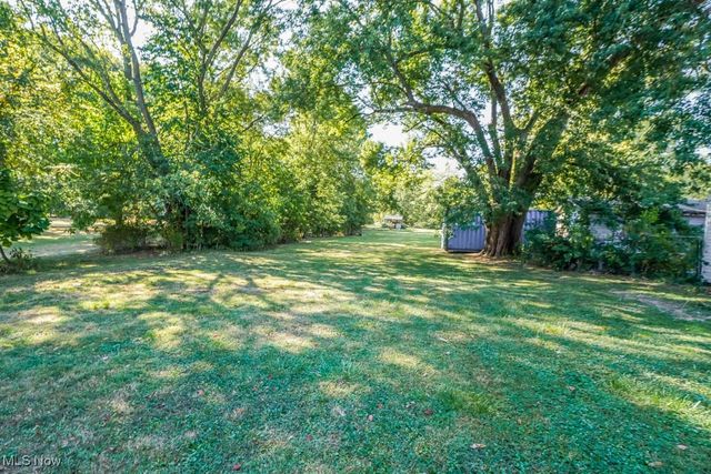 8202 Navarre Road SW, Massillon, OH 44646