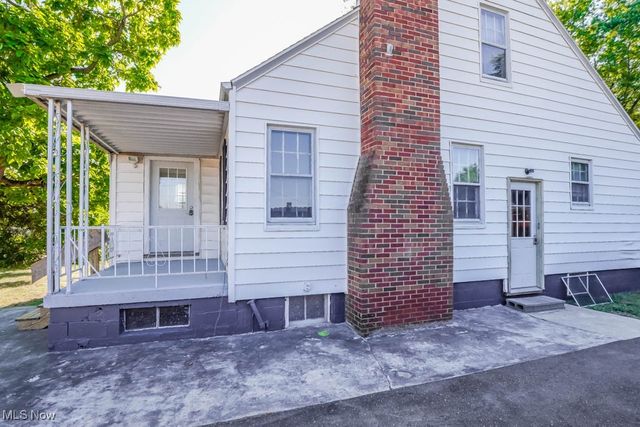 8202 Navarre Road SW, Massillon, OH 44646