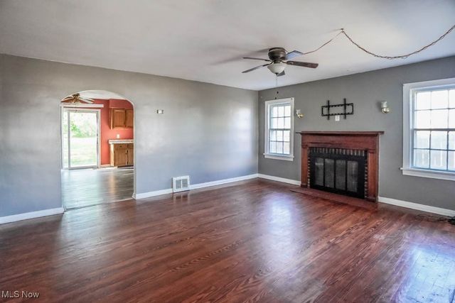 8202 Navarre Road SW, Massillon, OH 44646