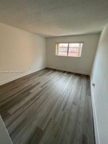6125 W 20th Avenue 312, Hialeah, FL 33012