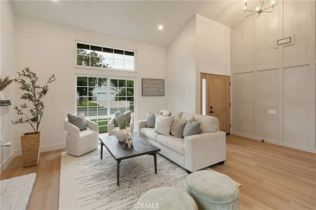 4926 E Glenview, Anaheim, CA 92807