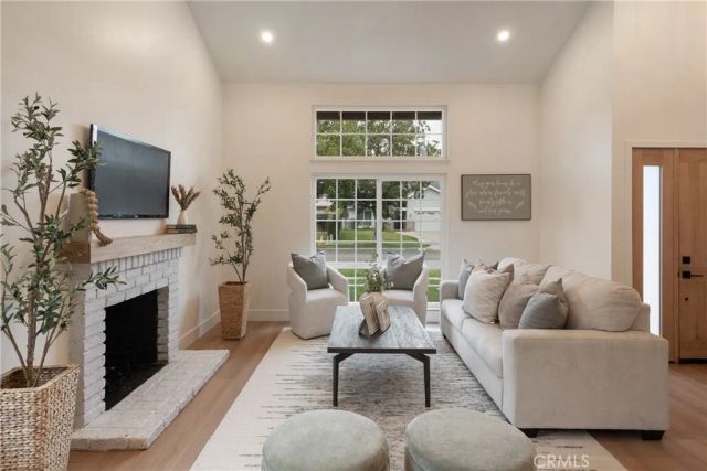 4926 E Glenview, Anaheim, CA 92807