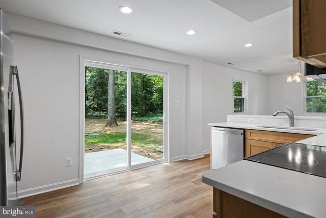 9251 KRIS DR, White Plains, MD 20695