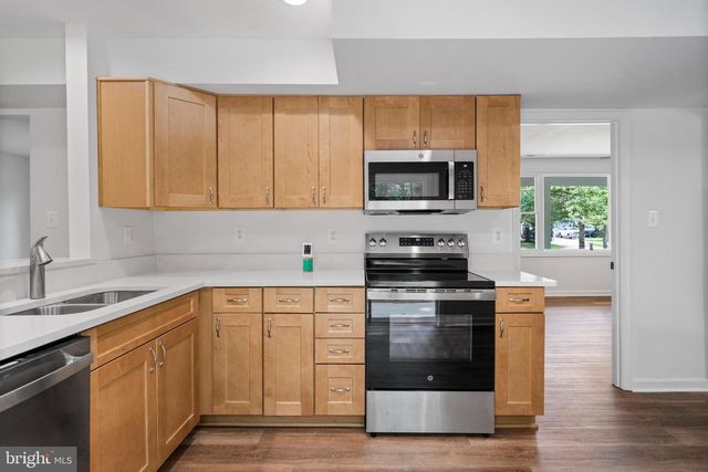 9251 KRIS DR, White Plains, MD 20695
