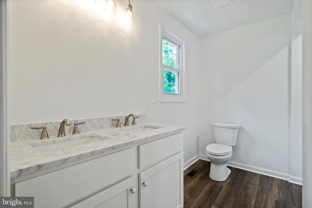 9251 KRIS DR, White Plains, MD 20695