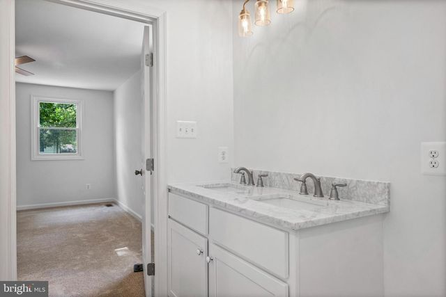 9251 KRIS DR, White Plains, MD 20695