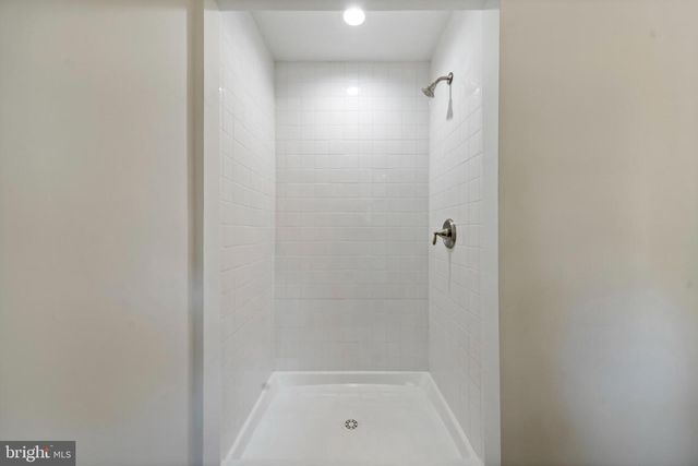 9251 KRIS DR, White Plains, MD 20695