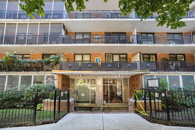 35-50 85 Street 7K, Jackson Heights, NY 11372
