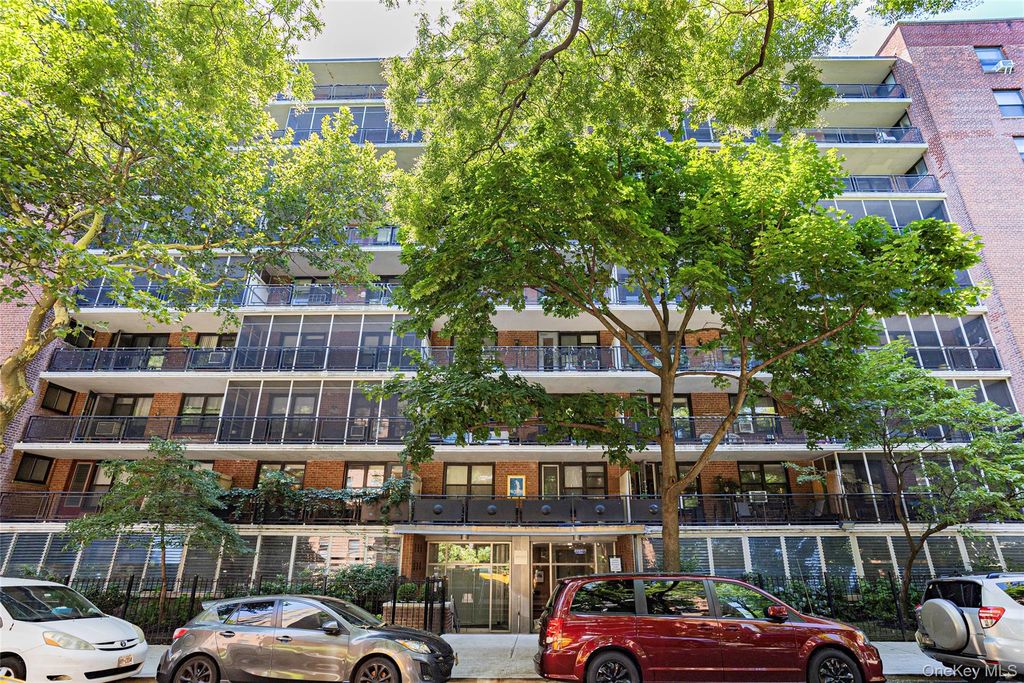 35-50 85 Street 7K, Jackson Heights, NY 11372