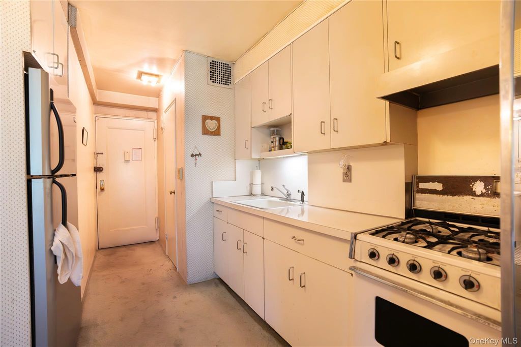 35-50 85 Street 7K, Jackson Heights, NY 11372 — photo 4