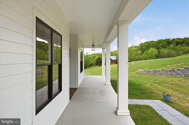 33 KIBO CT, Maurertown, VA 22644