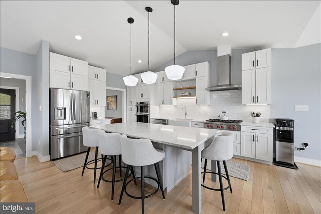 33 KIBO CT, Maurertown, VA 22644