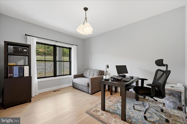 33 KIBO CT, Maurertown, VA 22644