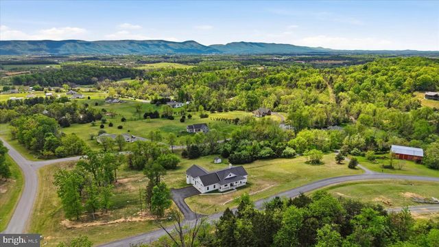 33 KIBO CT, Maurertown, VA 22644