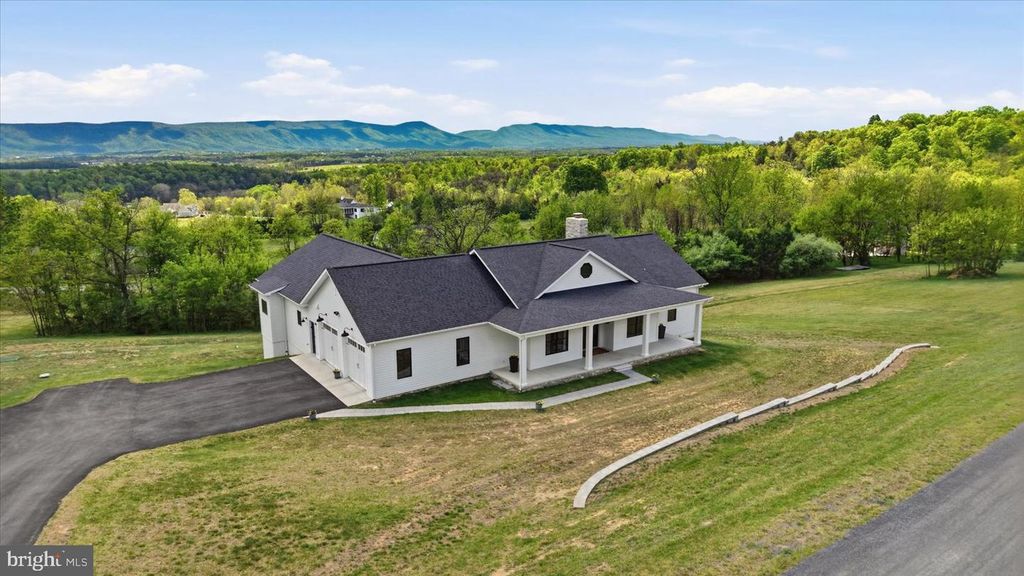 33 KIBO CT, Maurertown, VA 22644